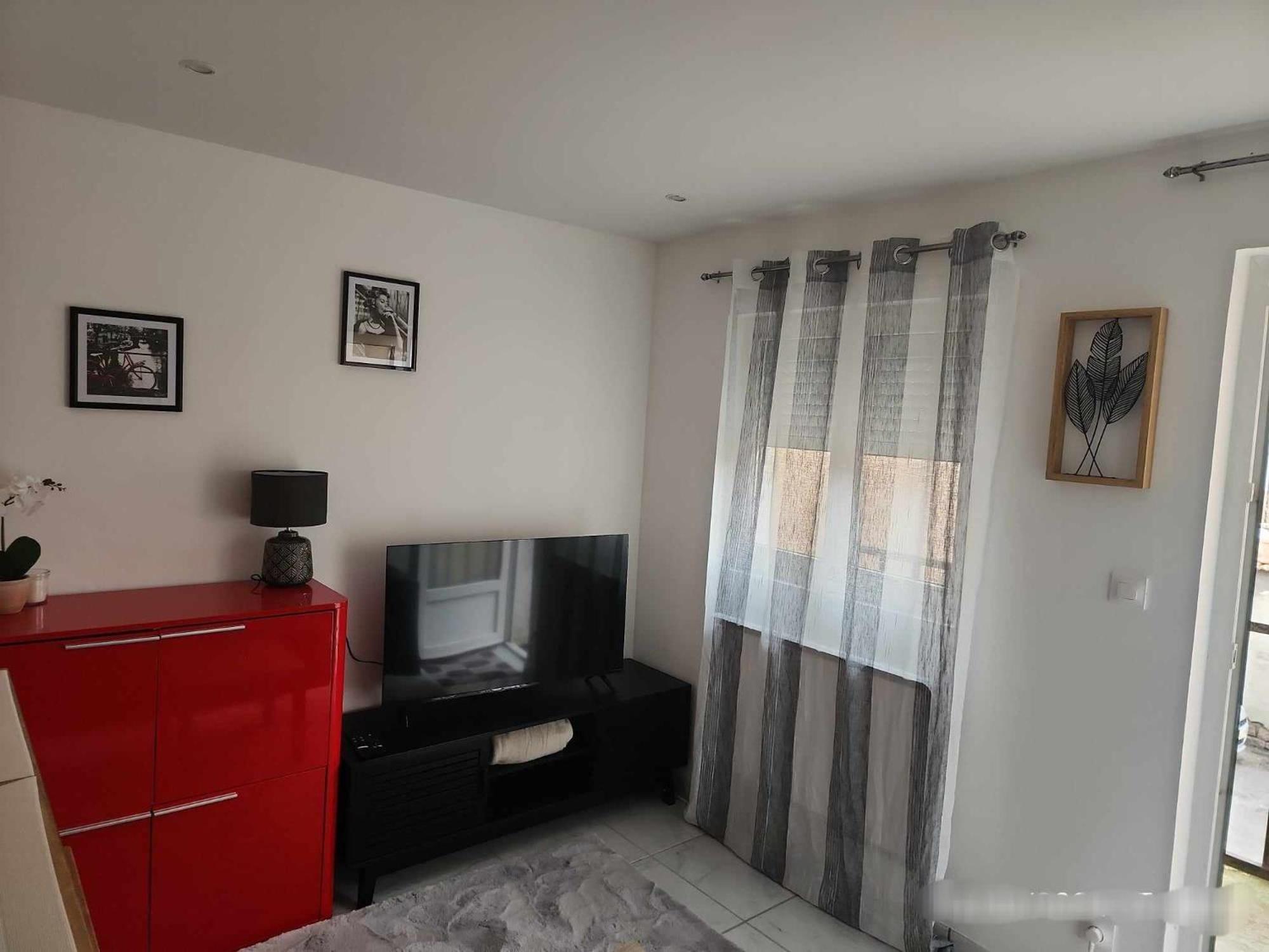 Agreable T2/Centre-Ville *10 Min Gare* Bourgoin-Jallieu Extérieur photo