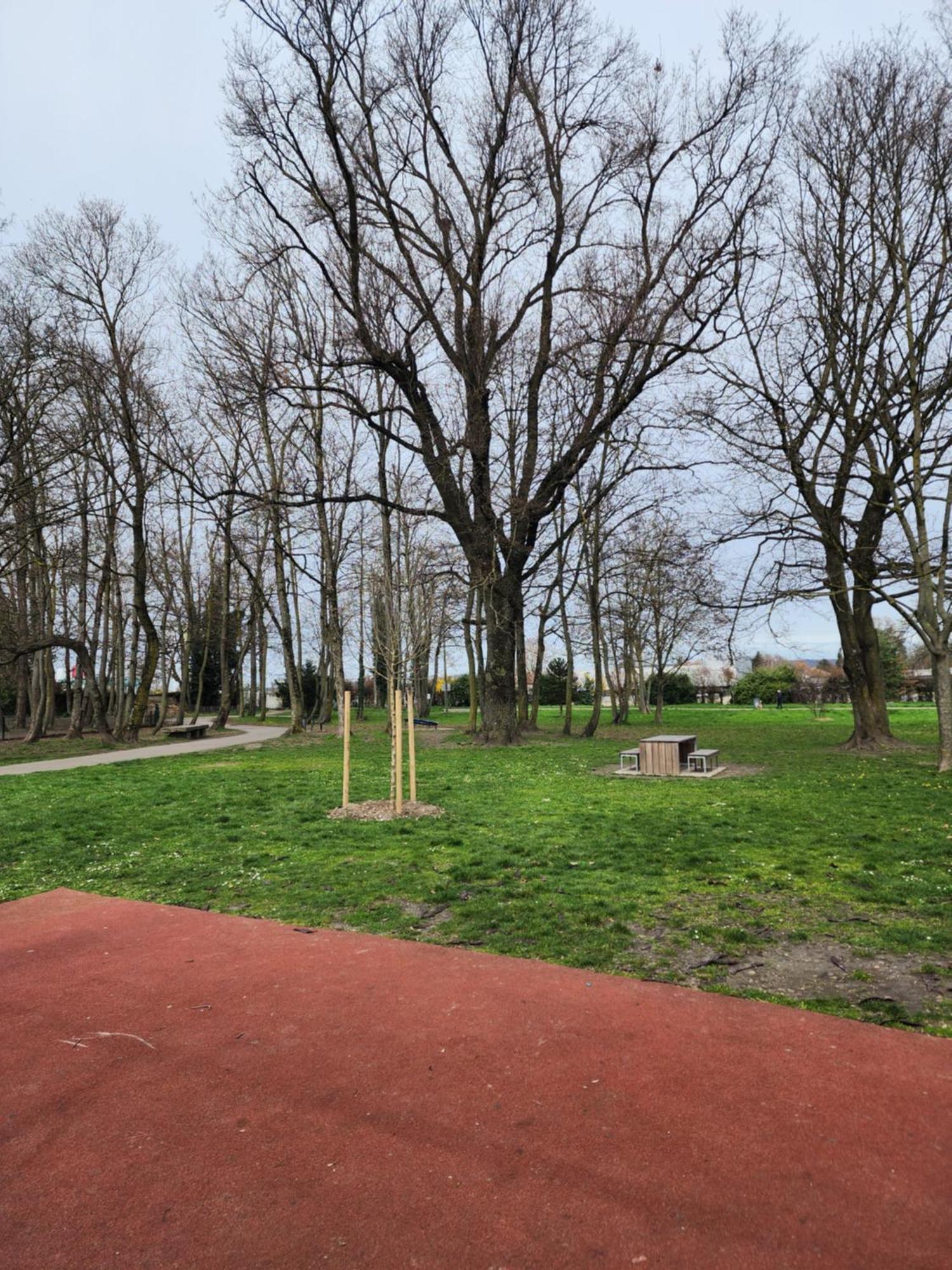 Agreable T2/Centre-Ville *10 Min Gare* Bourgoin-Jallieu Extérieur photo